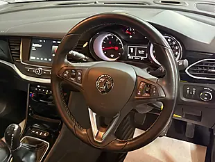 Used 2016 Vauxhall Astra Sri Red - Interior and Exterior details 9