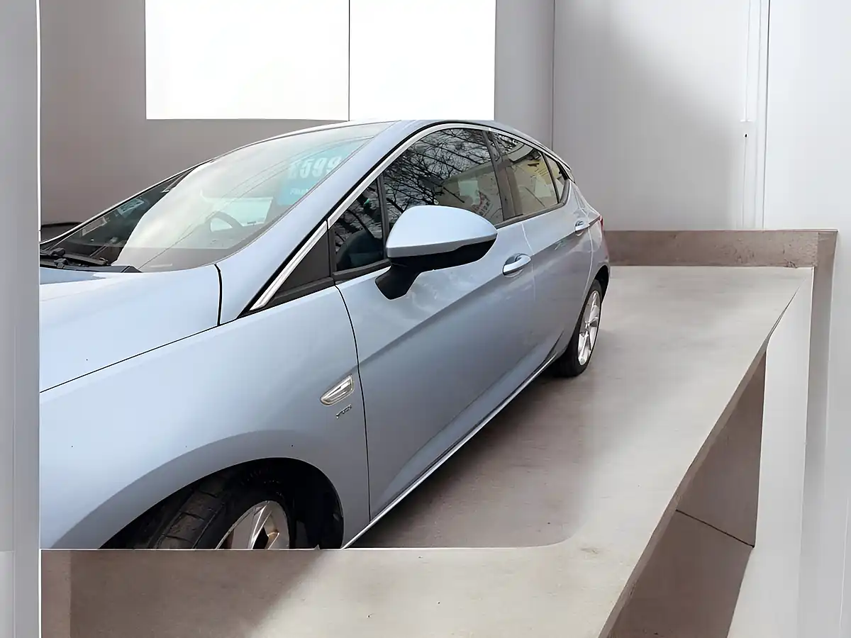Used 2016 Vauxhall Astra Sri Silver - Interior and Exterior details 10