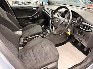 Used 2016 Vauxhall Astra Sri Silver - Interior and Exterior details 18