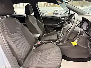 Used 2016 Vauxhall Astra Sri Silver - Interior and Exterior details 19