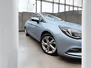 Used 2016 Vauxhall Astra Sri Silver - Interior and Exterior details 5
