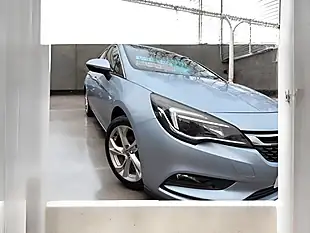 Used 2016 Vauxhall Astra Sri Silver - Interior and Exterior details 9