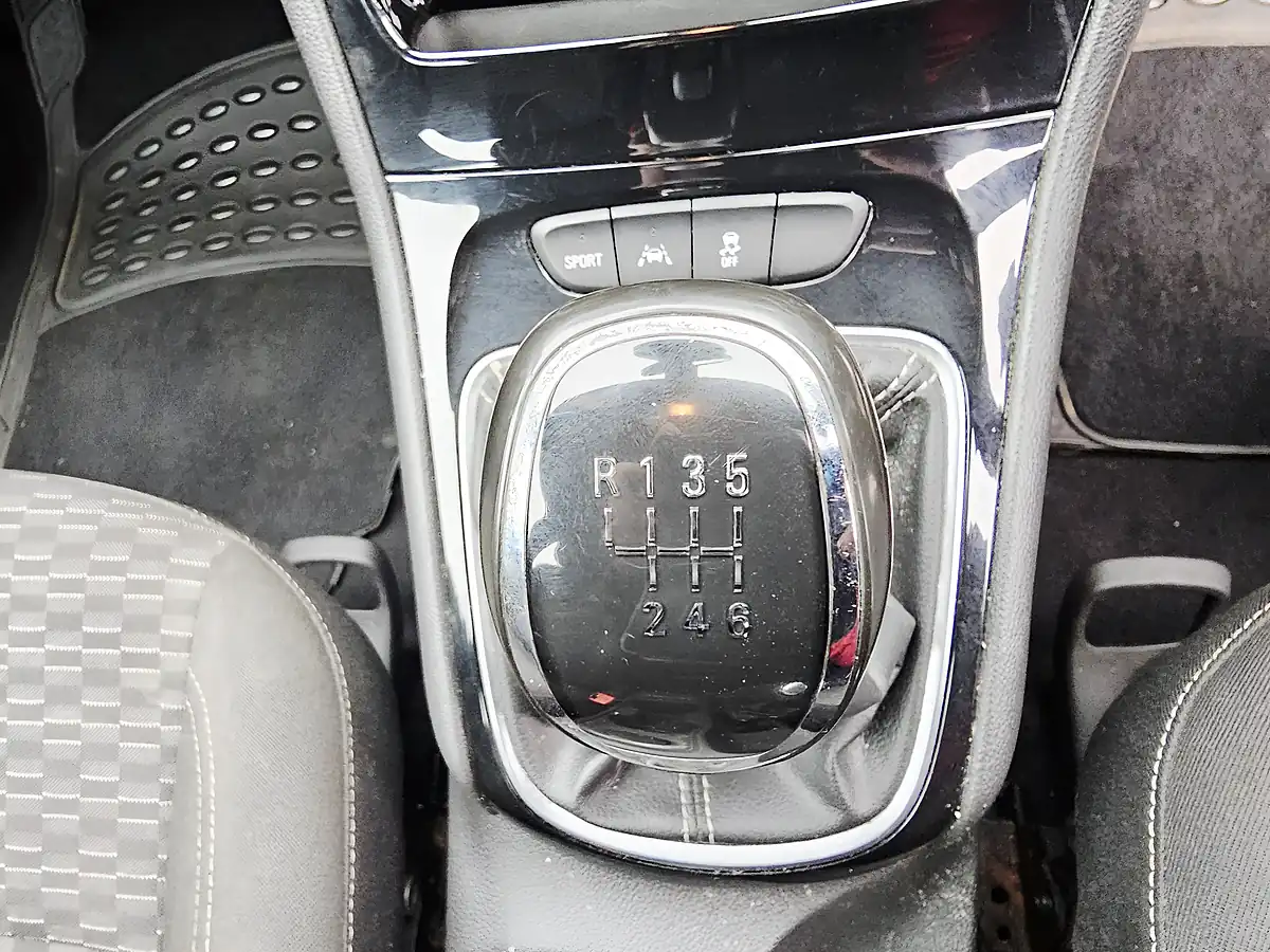 Used 2016 Vauxhall Astra Sri Silver - Interior and Exterior details 10