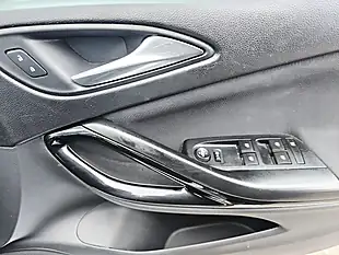 Used 2016 Vauxhall Astra Sri Silver - Interior and Exterior details 14