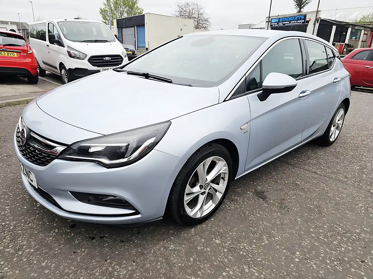 Used 2016 Vauxhall Astra Sri Silver - Interior and Exterior details 2