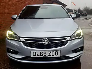 Used 2016 Vauxhall Astra Sri Silver - Interior and Exterior details 9