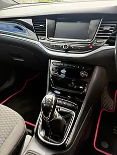 Used 2016 Vauxhall Astra Sri Sports Tourer Red - Interior and Exterior details 10