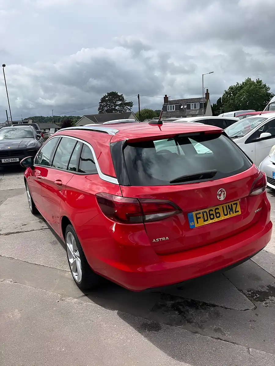 Used 2016 Vauxhall Astra Sri Sports Tourer Red - Interior and Exterior details 3
