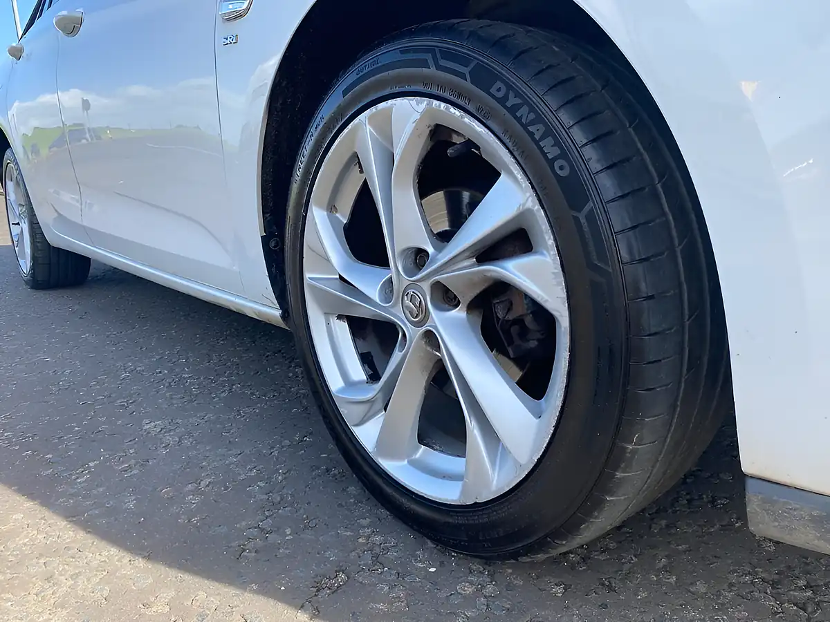 Used 2016 Vauxhall Astra Sri Sports Tourer White - Interior and Exterior details 11