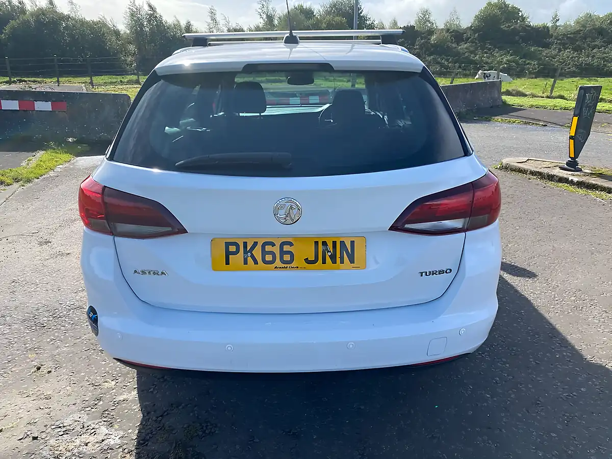 Used 2016 Vauxhall Astra Sri Sports Tourer White - Interior and Exterior details 13