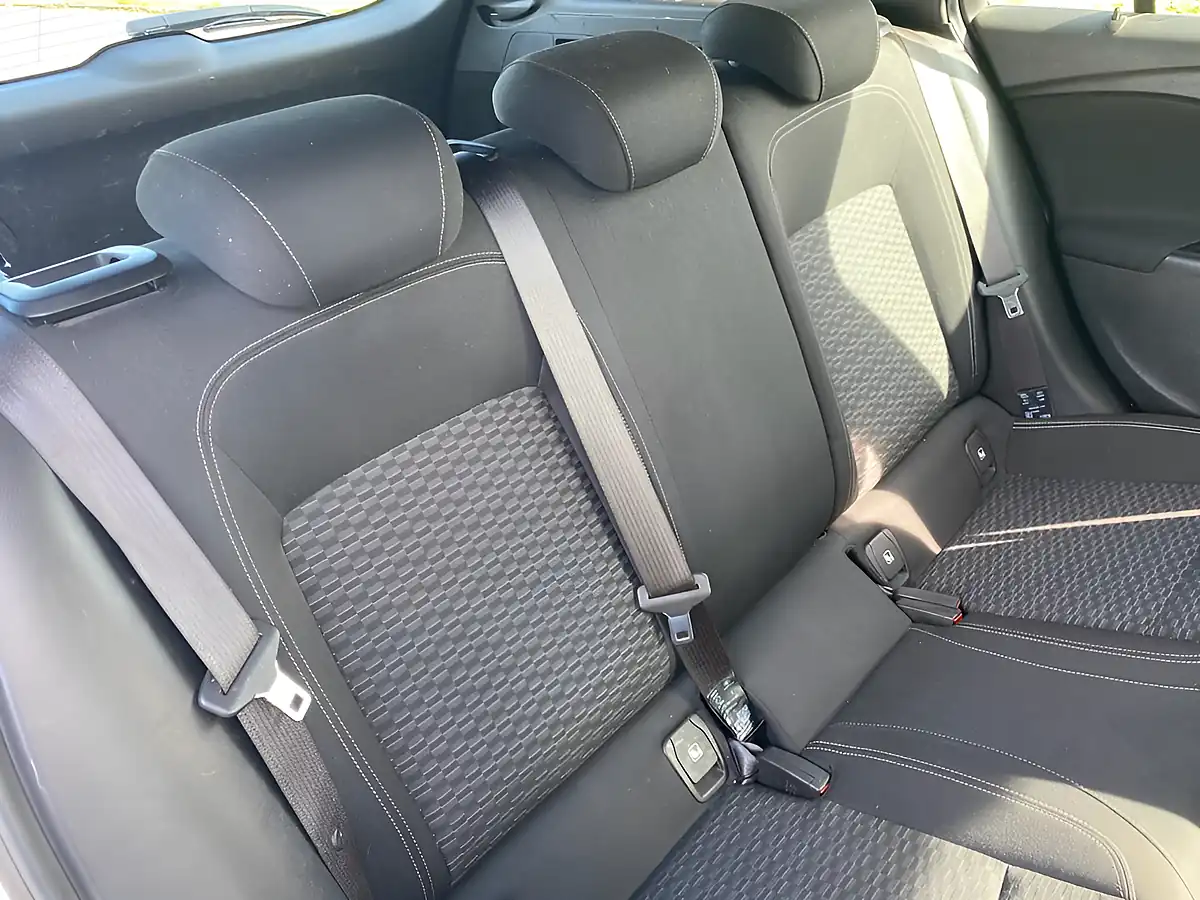 Used 2016 Vauxhall Astra Sri Sports Tourer White - Interior and Exterior details 15