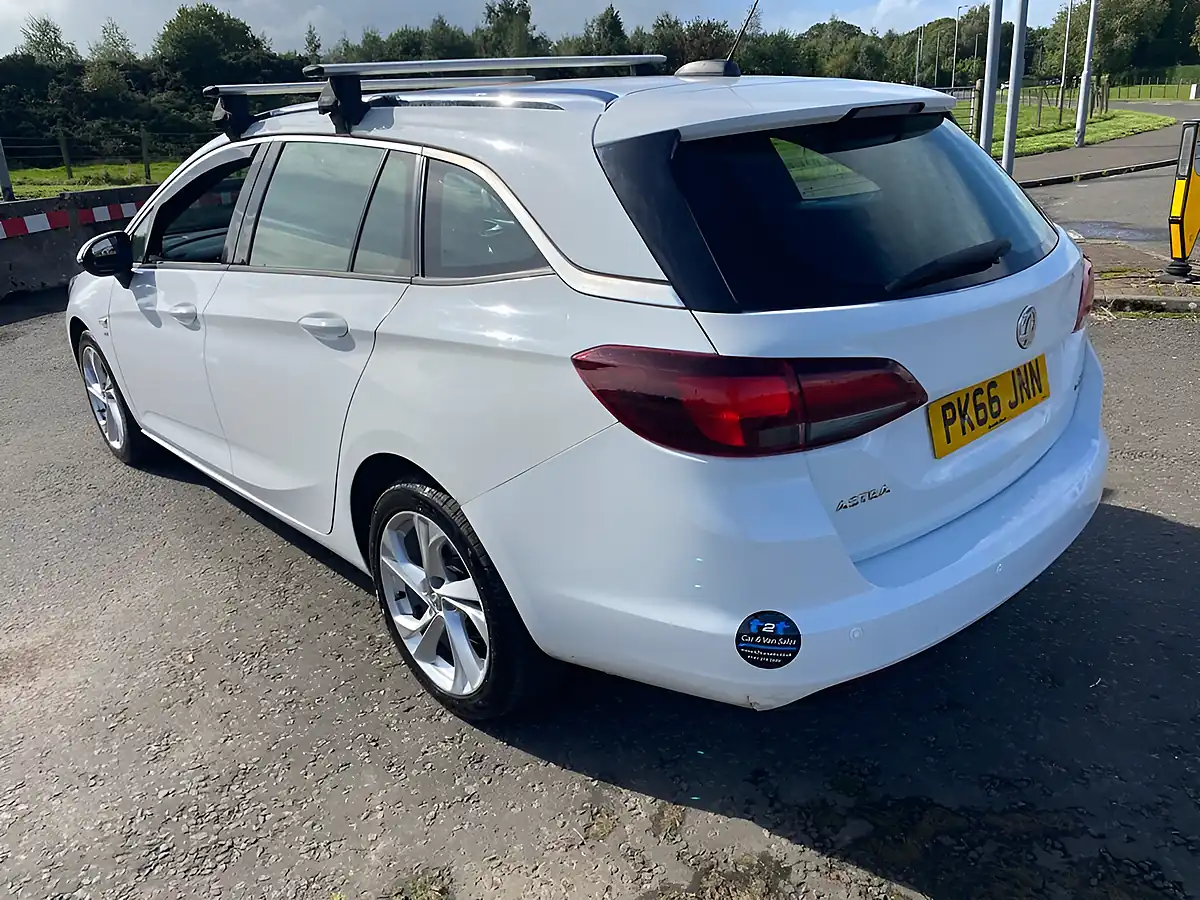 Used 2016 Vauxhall Astra Sri Sports Tourer White - Interior and Exterior details 3