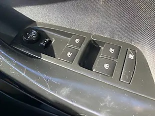 Used 2016 Vauxhall Astra Sri Sports Tourer White - Interior and Exterior details 9