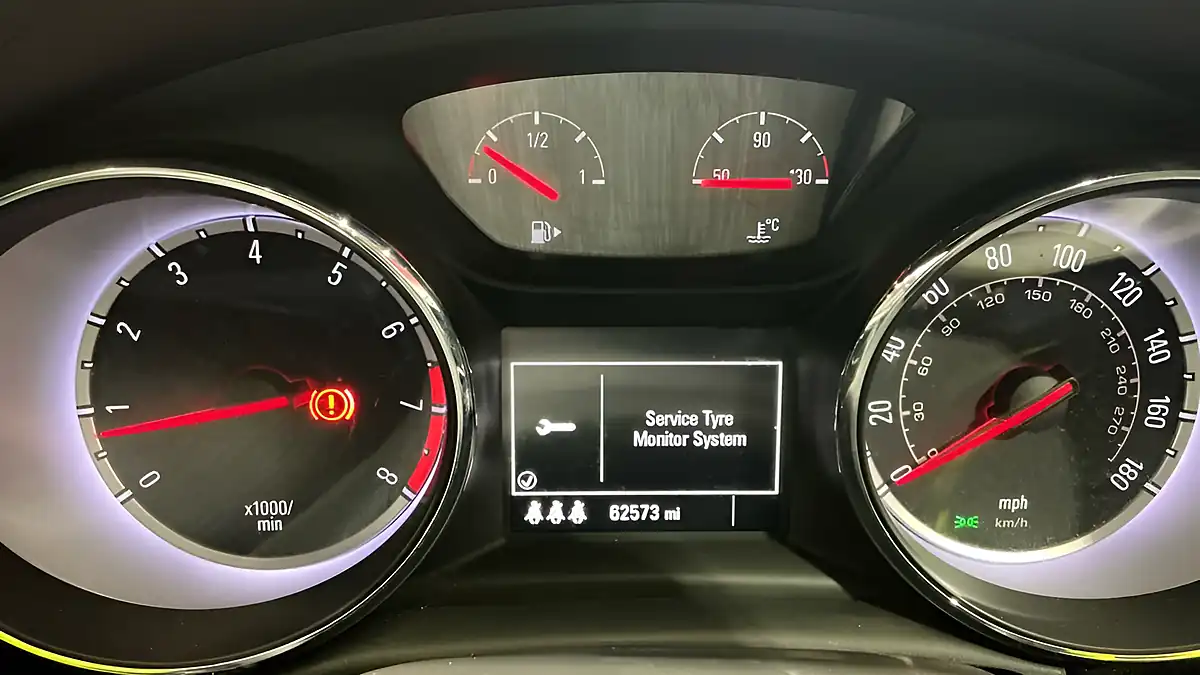 Used 2016 Vauxhall Astra Sri White - Interior and Exterior details 10