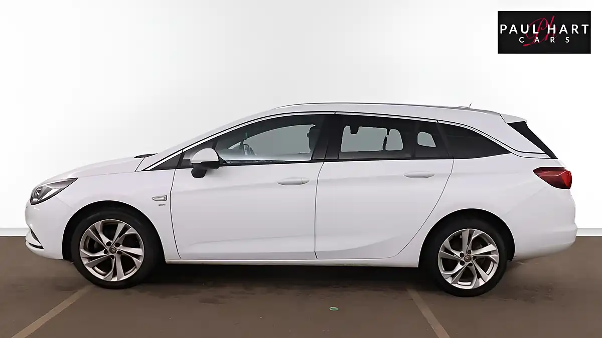 Used 2016 Vauxhall Astra Sri White - Interior and Exterior details 2