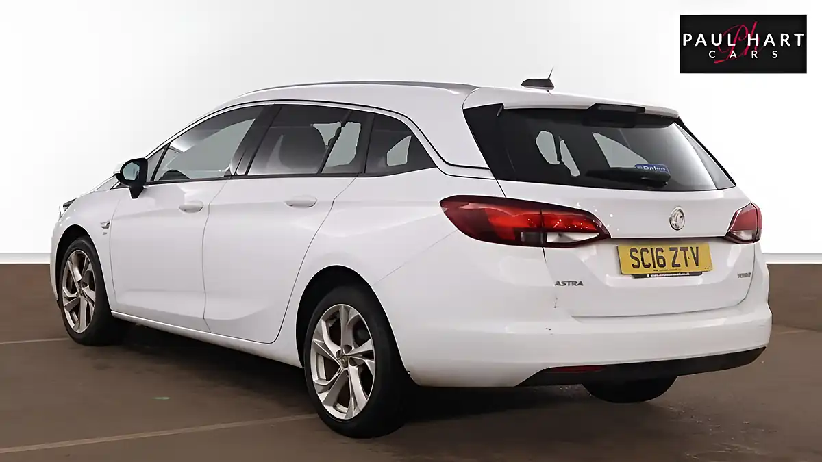Used 2016 Vauxhall Astra Sri White - Interior and Exterior details 3