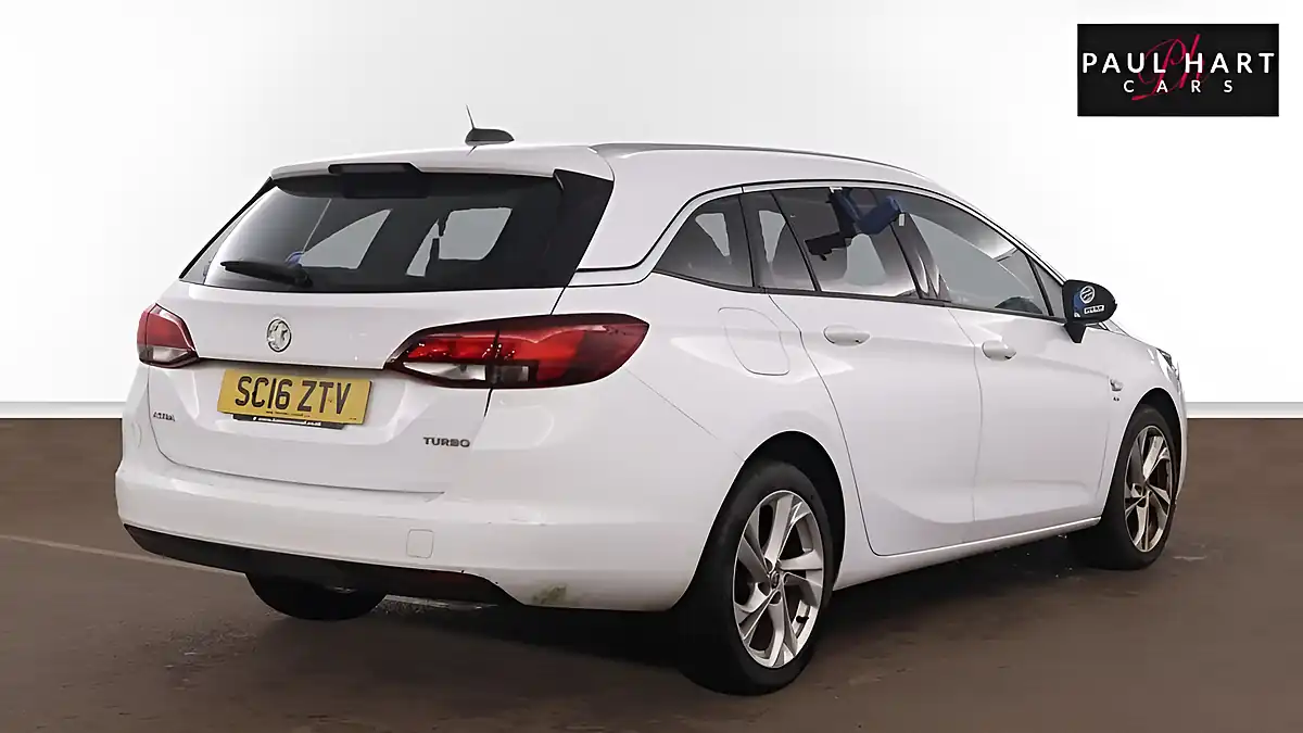 Used 2016 Vauxhall Astra Sri White - Interior and Exterior details 5
