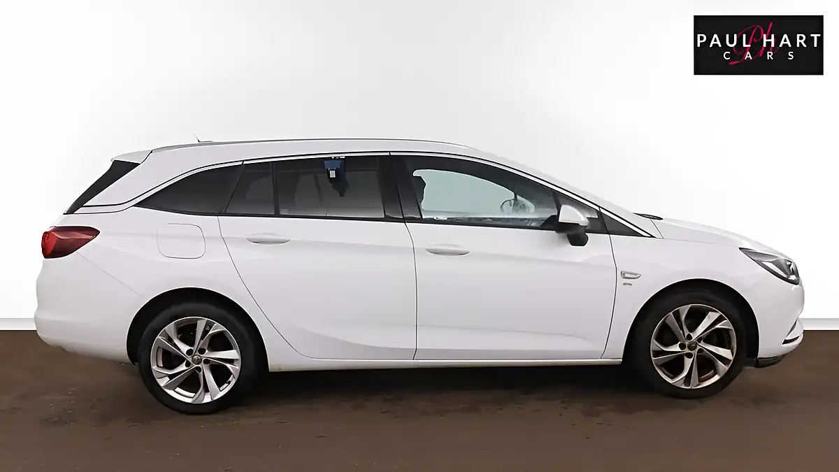 Used 2016 Vauxhall Astra Sri White - Interior and Exterior details 6