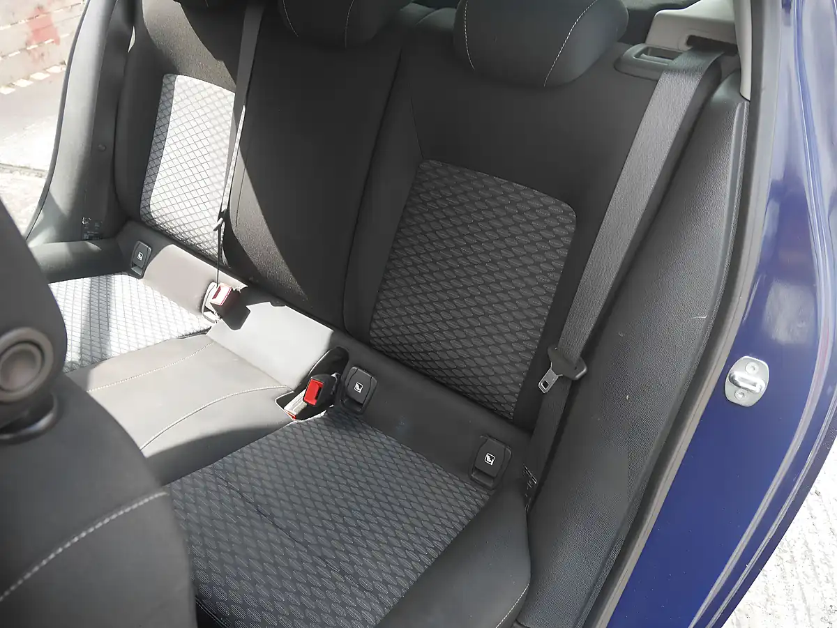 Used 2016 Vauxhall Astra Tech Line Royal Blue - Interior and Exterior details 11