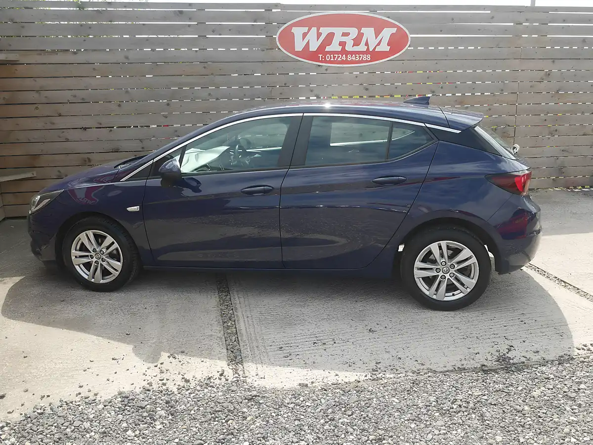 Used 2016 Vauxhall Astra Tech Line Royal Blue - Interior and Exterior details 6