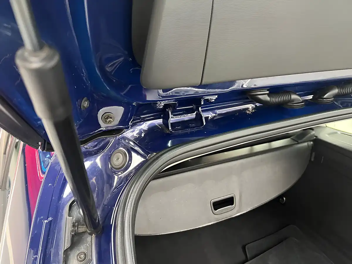 Used 2016 Vauxhall Astra Tech Line Sports Tourer Blue - Interior and Exterior details 18