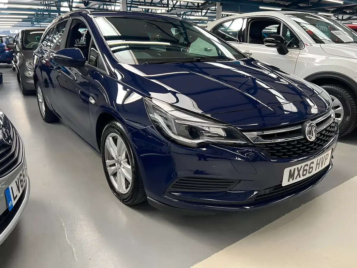 Used 2016 Vauxhall Astra Tech Line Sports Tourer Blue - Interior and Exterior details 2