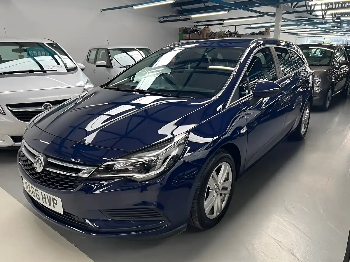Used 2016 Vauxhall Astra Tech Line Sports Tourer Blue - Interior and Exterior details 3