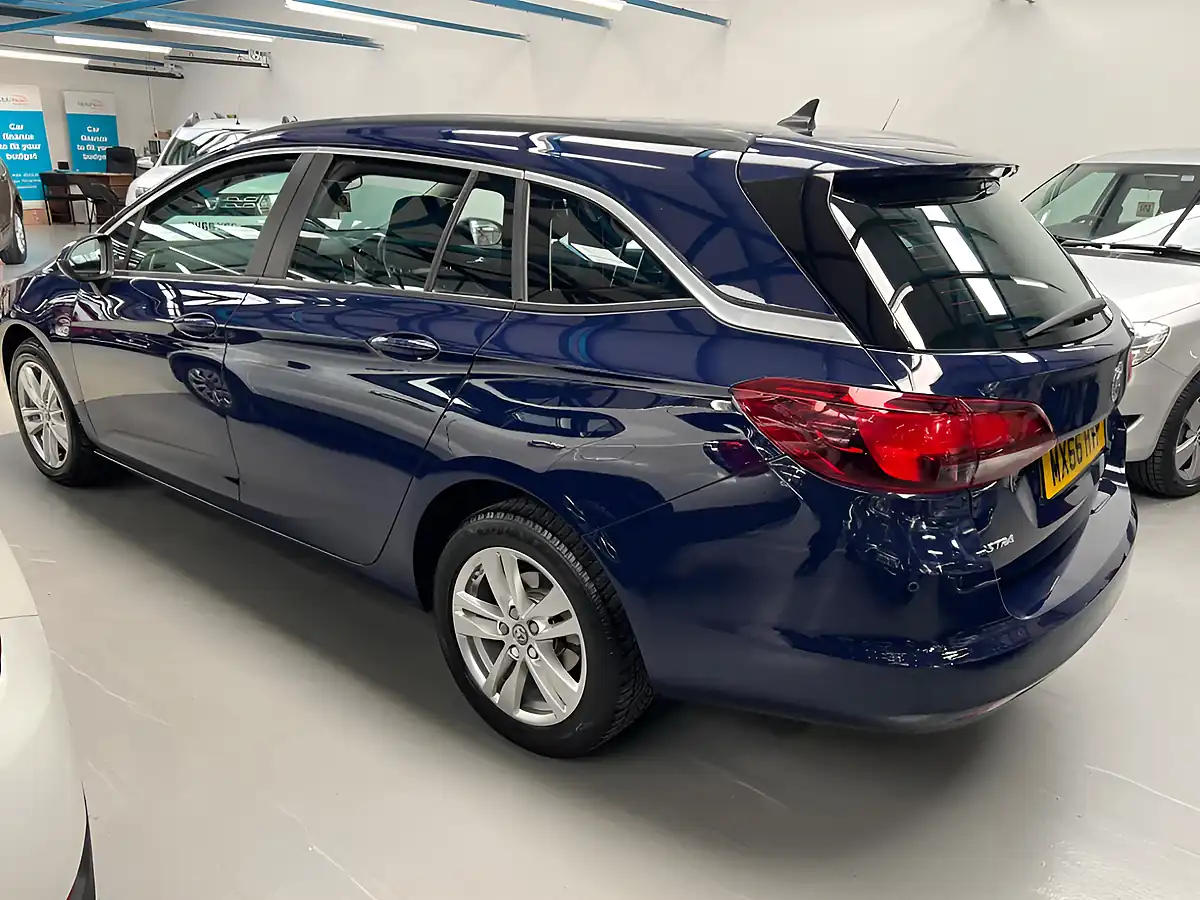 Used 2016 Vauxhall Astra Tech Line Sports Tourer Blue - Interior and Exterior details 4
