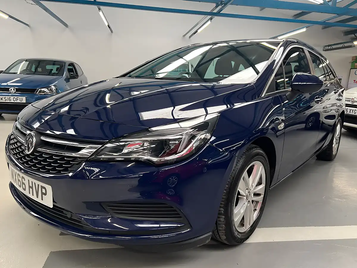 Used 2016 Vauxhall Astra Tech Line Sports Tourer Blue - Interior and Exterior details 6