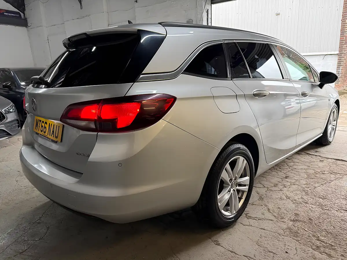 Used 2016 Vauxhall Astra Tech Line Sports Tourer Silver - Interior and Exterior details 10