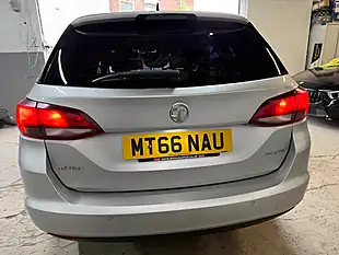 Used 2016 Vauxhall Astra Tech Line Sports Tourer Silver - Interior and Exterior details 12