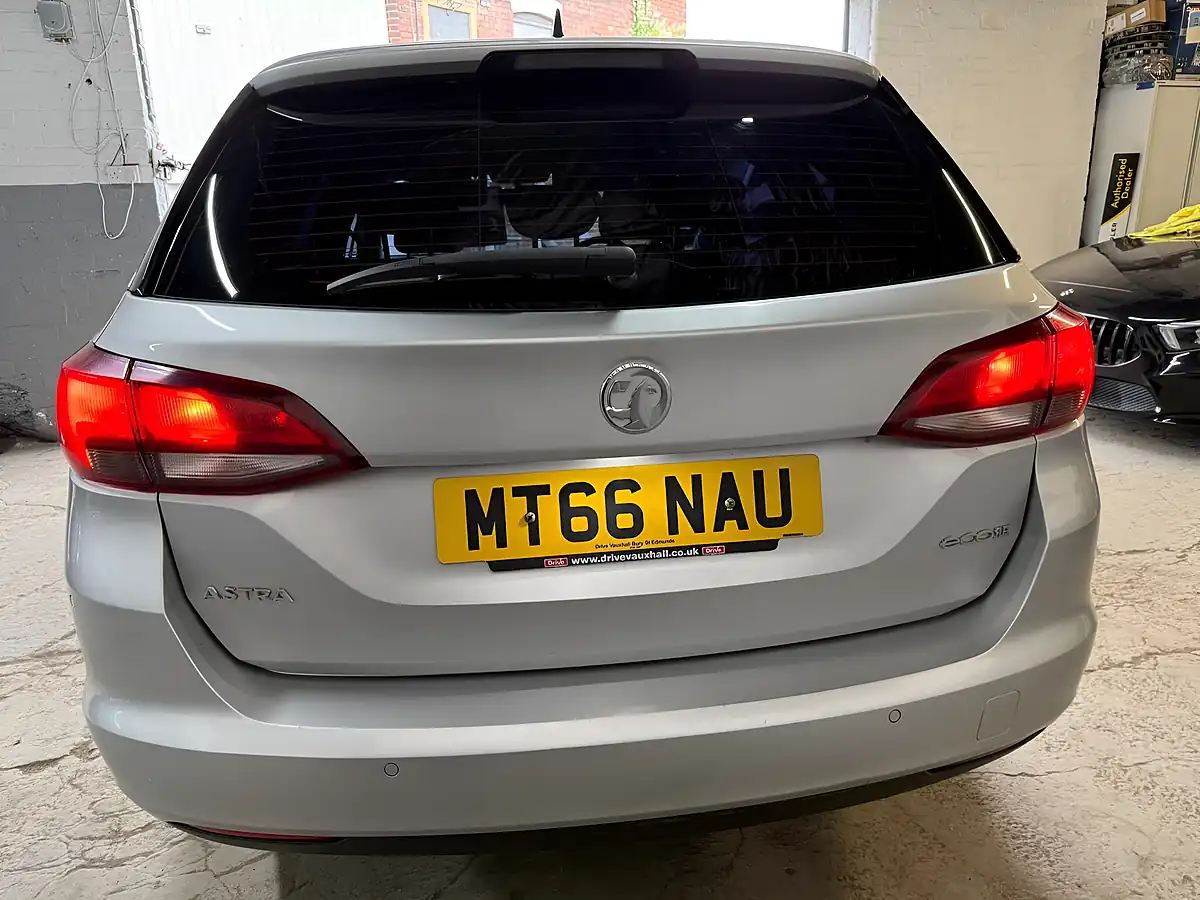 Used 2016 Vauxhall Astra Tech Line Sports Tourer Silver - Interior and Exterior details 12