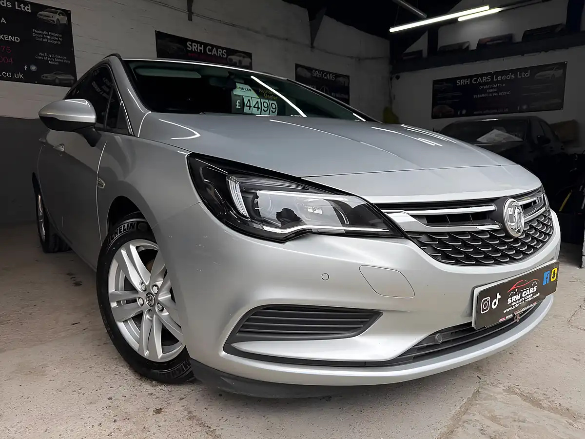 Used 2016 Vauxhall Astra Tech Line Sports Tourer Silver - Interior and Exterior details 3