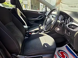 Used 2016 Vauxhall Astra Tech Line White - Interior and Exterior details 10