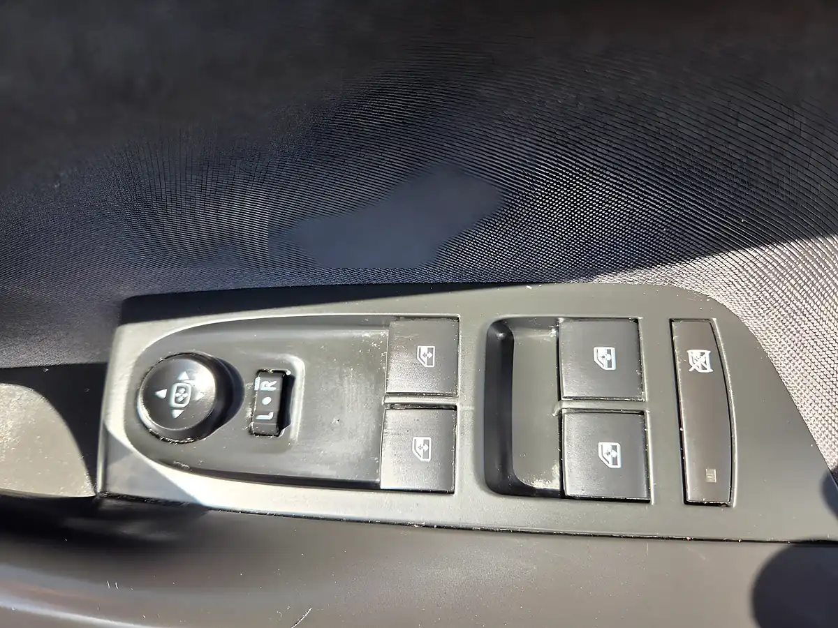 Used 2016 Vauxhall Astra Tech Line White - Interior and Exterior details 12