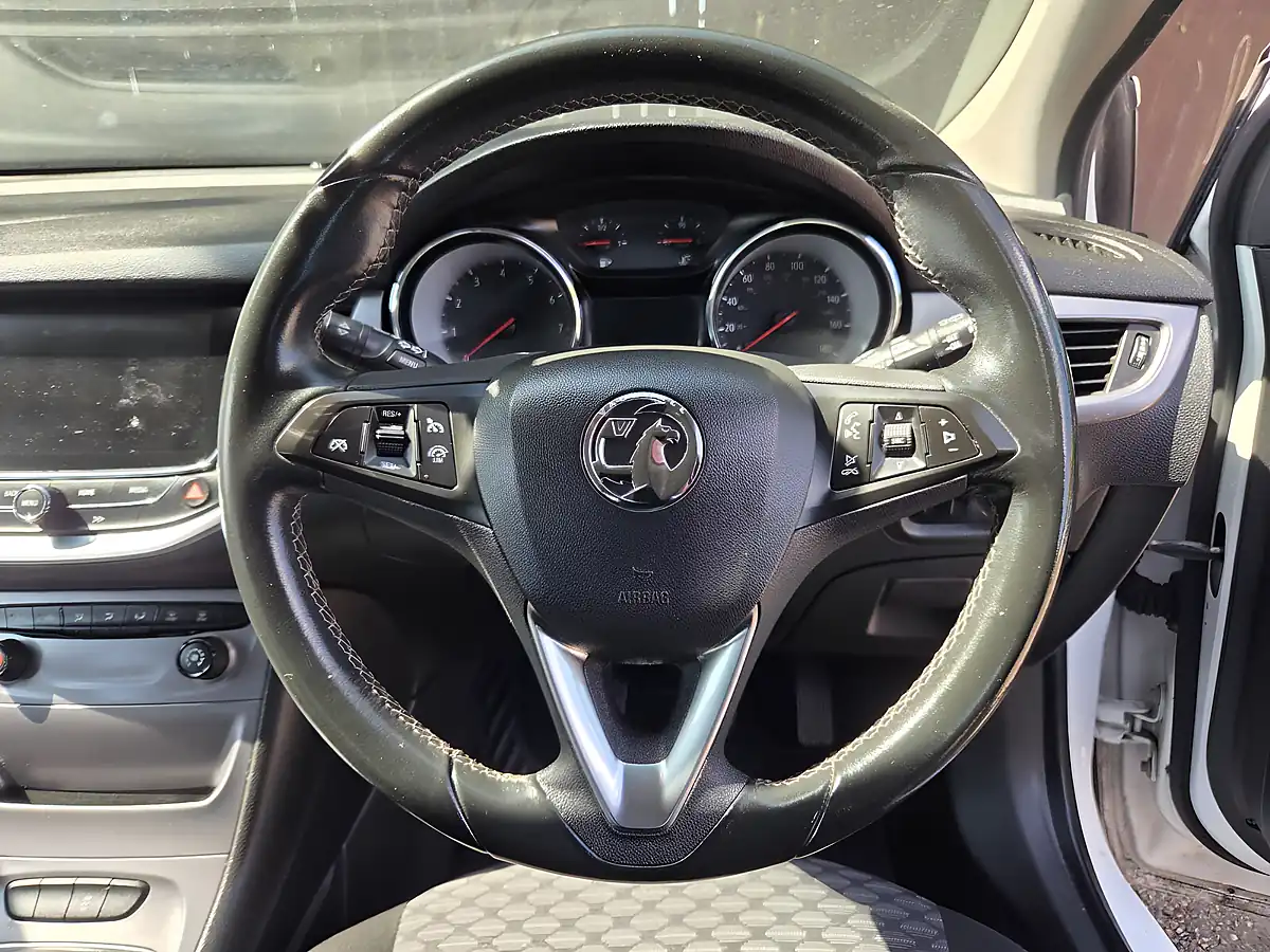 Used 2016 Vauxhall Astra Tech Line White - Interior and Exterior details 15