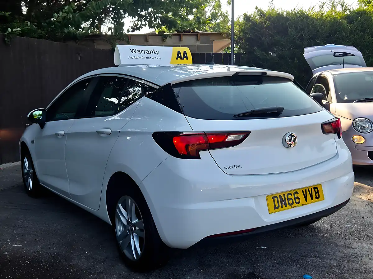 Used 2016 Vauxhall Astra Tech Line White - Interior and Exterior details 4