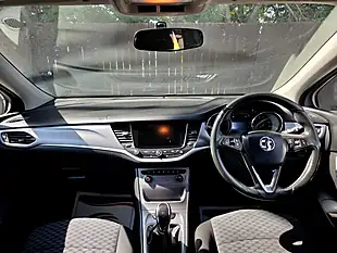 Used 2016 Vauxhall Astra Tech Line White - Interior and Exterior details 9