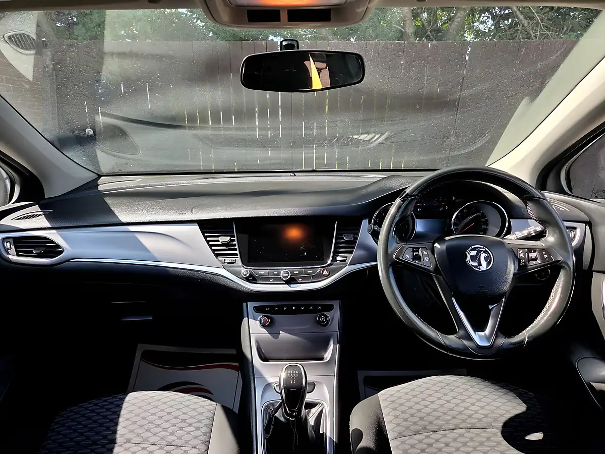 Used 2016 Vauxhall Astra Tech Line White - Interior and Exterior details 9
