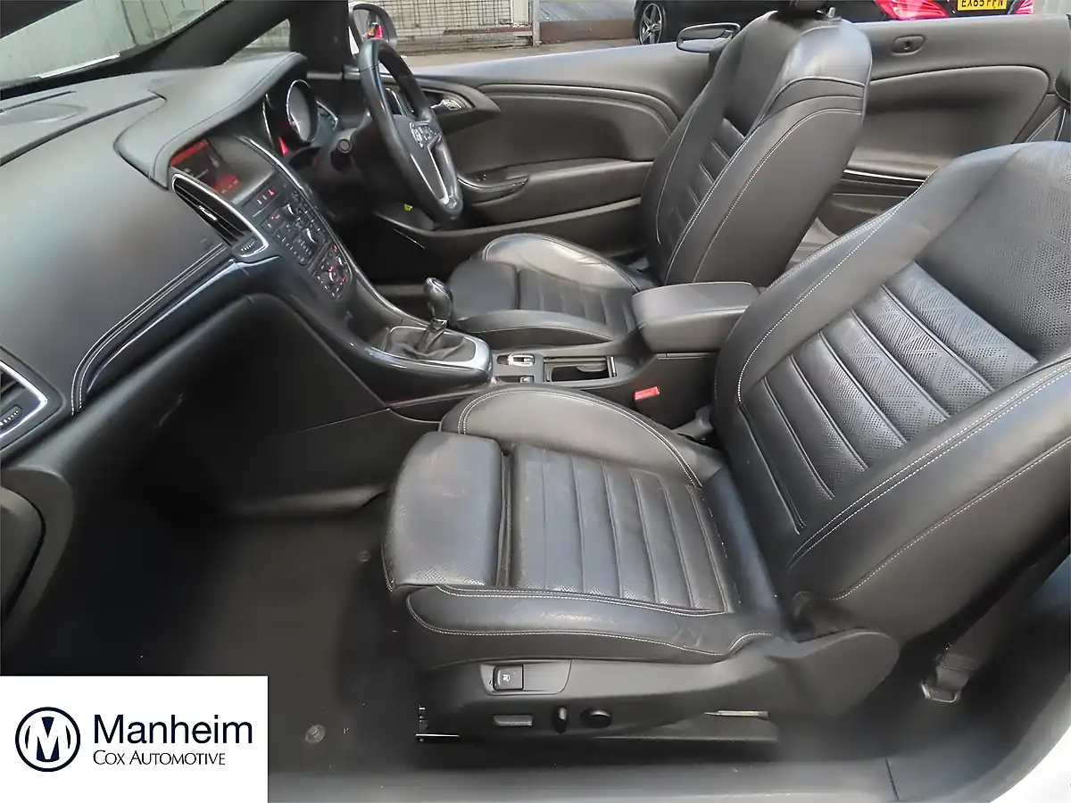 Used 2016 Vauxhall Cascada Elite White - Interior and Exterior details 2