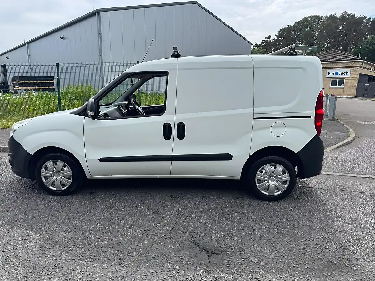 Used 2016 Vauxhall Combo L1 H1 White - Interior and Exterior details 5