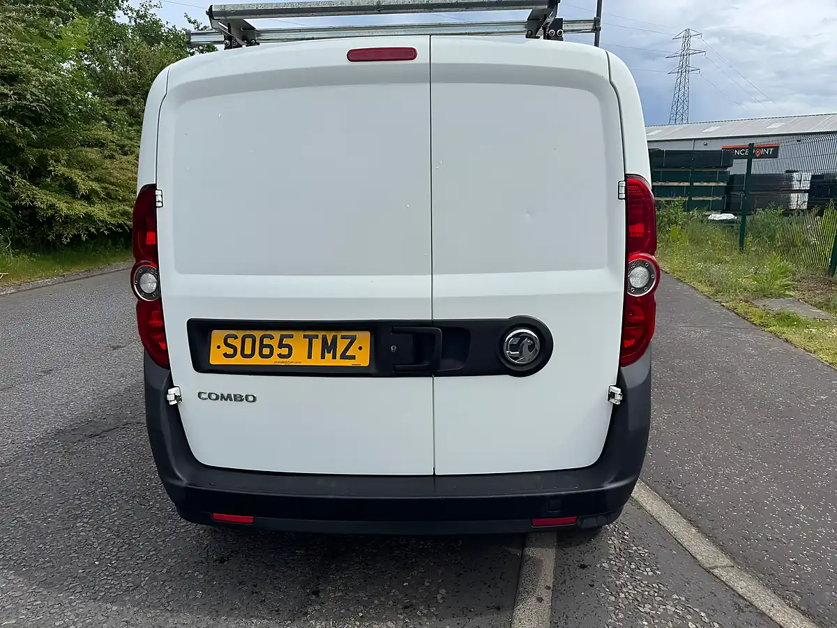 Used 2016 Vauxhall Combo L1 H1 White - Interior and Exterior details 7