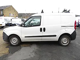 Used 2016 Vauxhall Combo Panel Van White - Interior and Exterior details 11