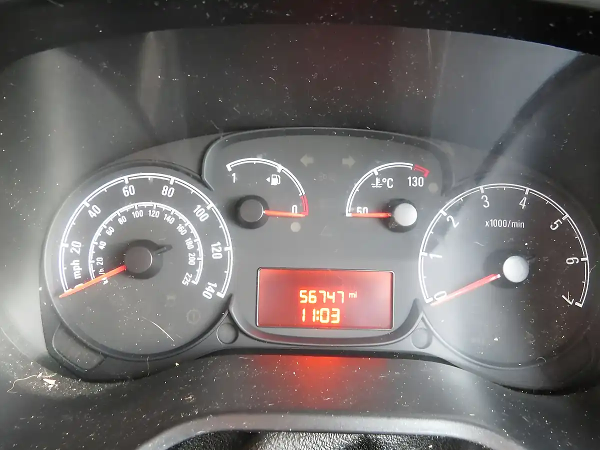 Used 2016 Vauxhall Combo Panel Van White - Interior and Exterior details 16