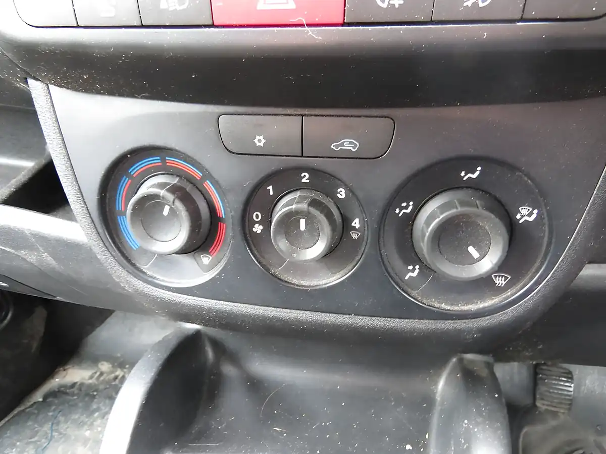Used 2016 Vauxhall Combo Panel Van White - Interior and Exterior details 18