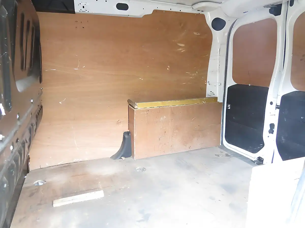 Used 2016 Vauxhall Combo Panel Van White - Interior and Exterior details 2