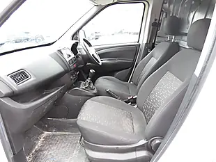 Used 2016 Vauxhall Combo Panel Van White - Interior and Exterior details 8