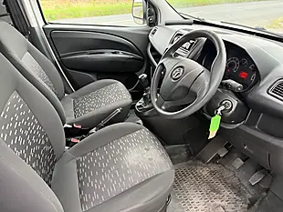 Used 2016 Vauxhall Combo Panel Van White - Interior and Exterior details 12