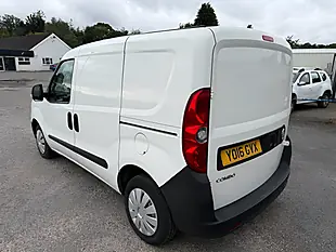 Used 2016 Vauxhall Combo Panel Van White - Interior and Exterior details 5
