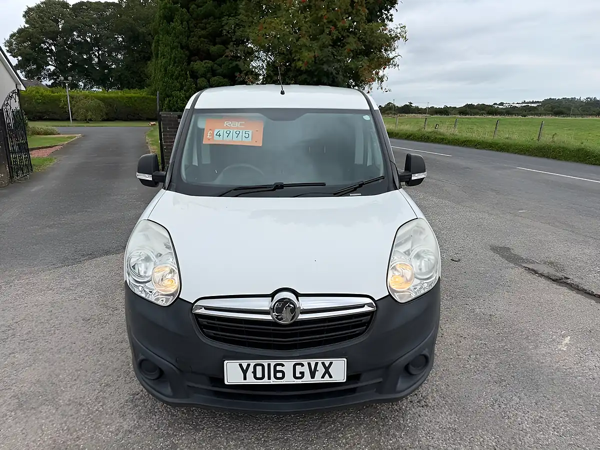 Used 2016 Vauxhall Combo Panel Van White - Interior and Exterior details 8